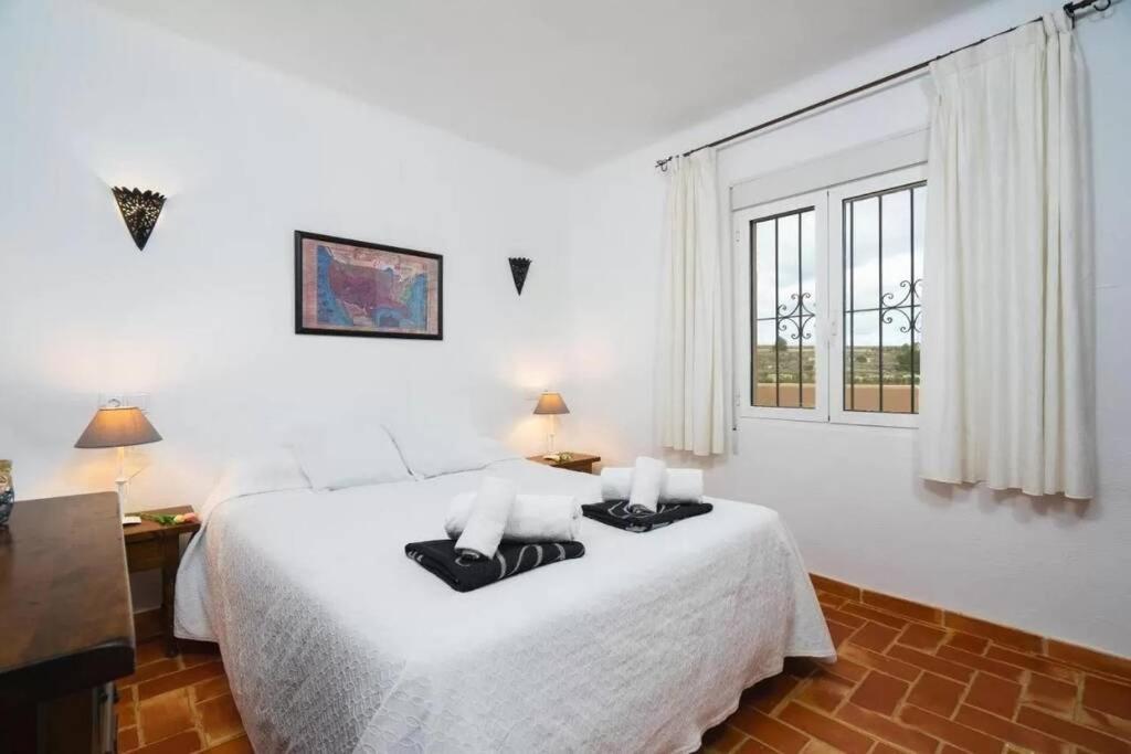 4 Persoons Bungalow Met Gemeenschappelijk Zwembad Teulada Exteriér fotografie